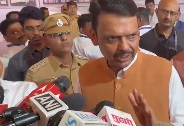  Fadnavis Rules Out Mathadi Act Repeal