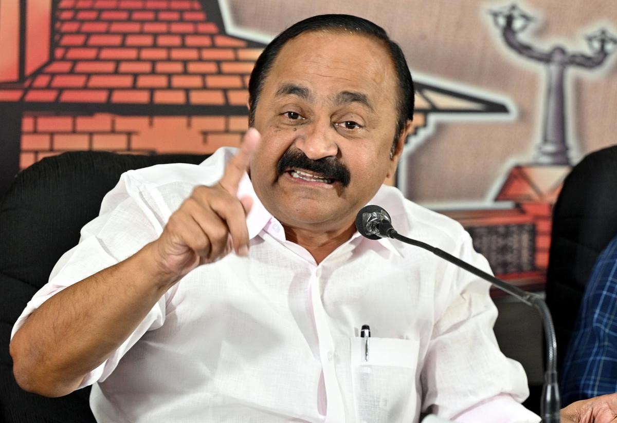 Opposition slams Kerala CM over police, corruption