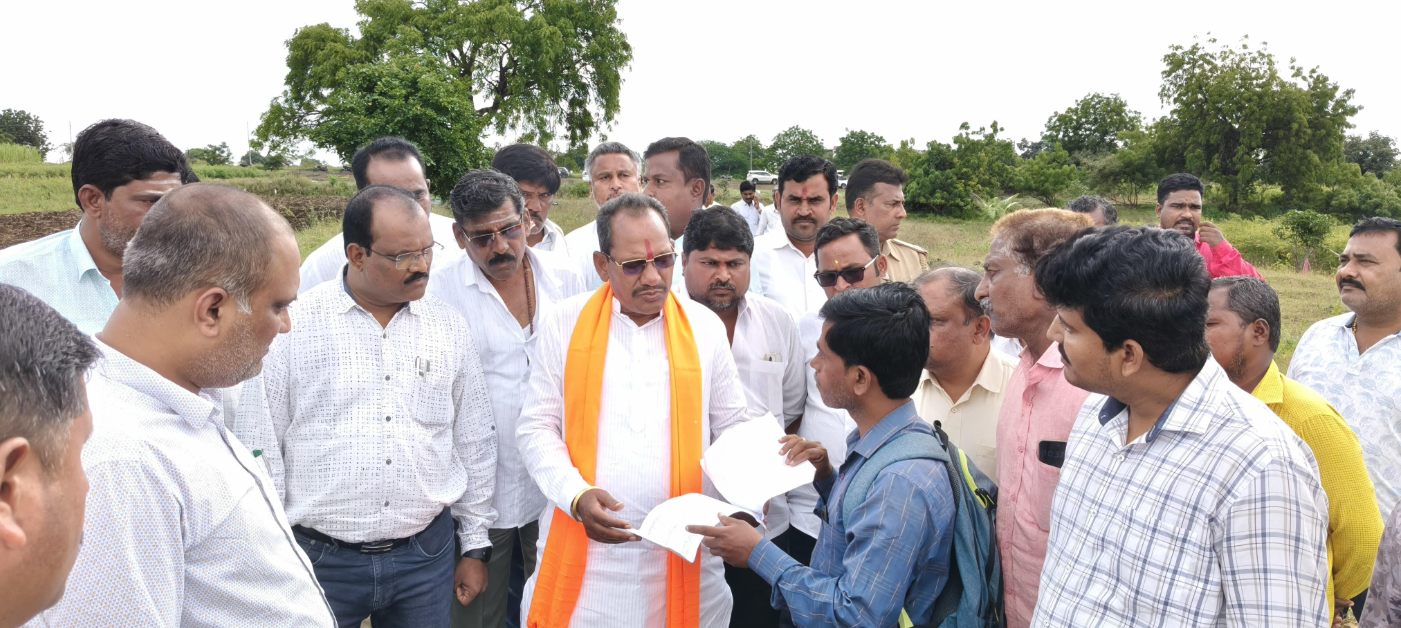 MLA Prabhu Chavan inspects Kamalnagar Praja Soudha