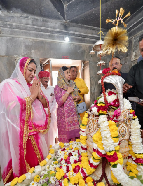 Rekha Gupta Offers Prayers On Mahashivratri
