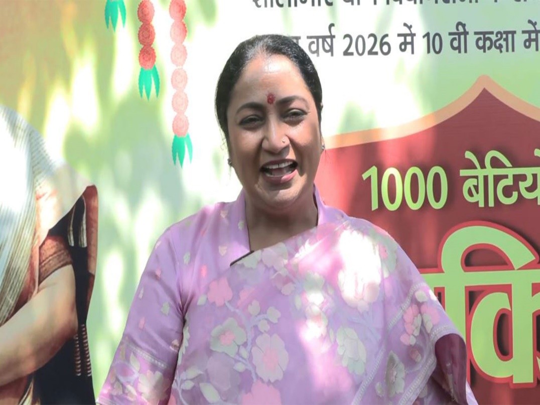 Claims of time limit on Pink Saheli cards a lie: Delhi CM
