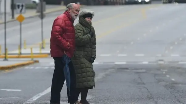 Arctic blast brings freezing temps, high winds in US