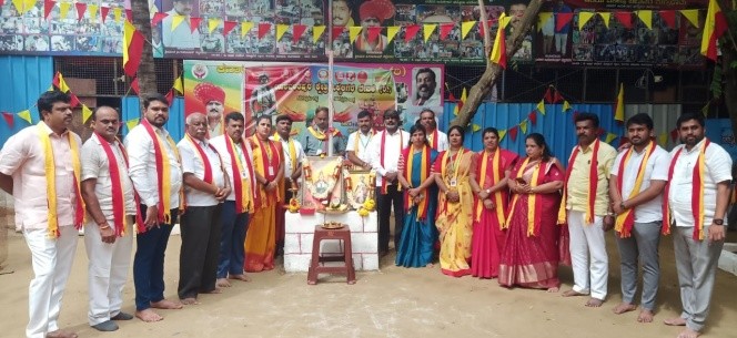 Living with Elderly People in Old Age Homes Makes Life More Meaningful: Ramakrishna