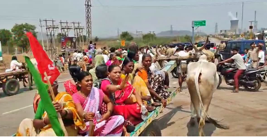 Police detain farmers protesting land transfer to Mittal company