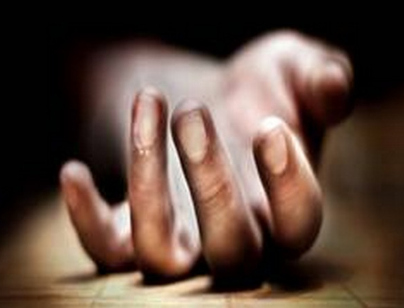 Young man electrocuted while installing Diwali garland