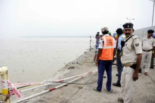 3 killed as car falls into river in Madhepura