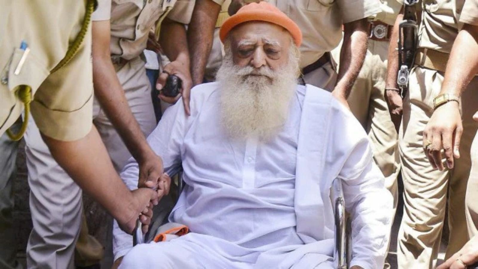 Asaram surrenders after bail rejected by court
