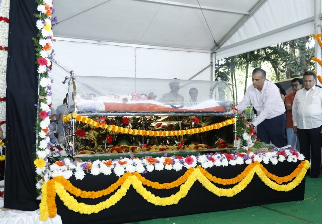 GBA chief pays tribute to SL Bhyrappa