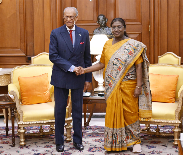 Sonia, Rahul meet Mauritius PM Ramgoolam