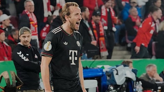 Kane Brace Fires Bayern Munich to Record 14th Straight Win