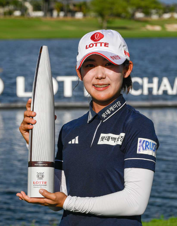 Youmin Hwang wins first LPGA title in Hawaii