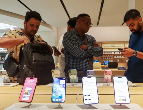 India’s smartphone market hits five-year high in Q3 2025 with record Apple performance