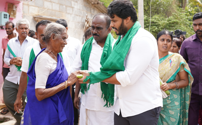Nikhil Kumaraswamy backs farmers against township project