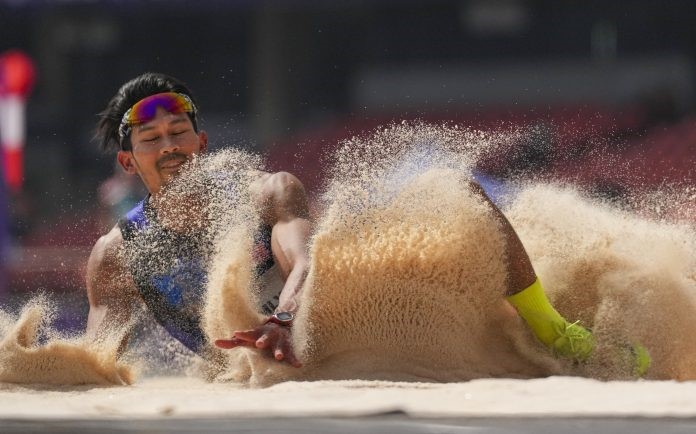Bulgarian Ruzhdi sets record with sixth successive gold
