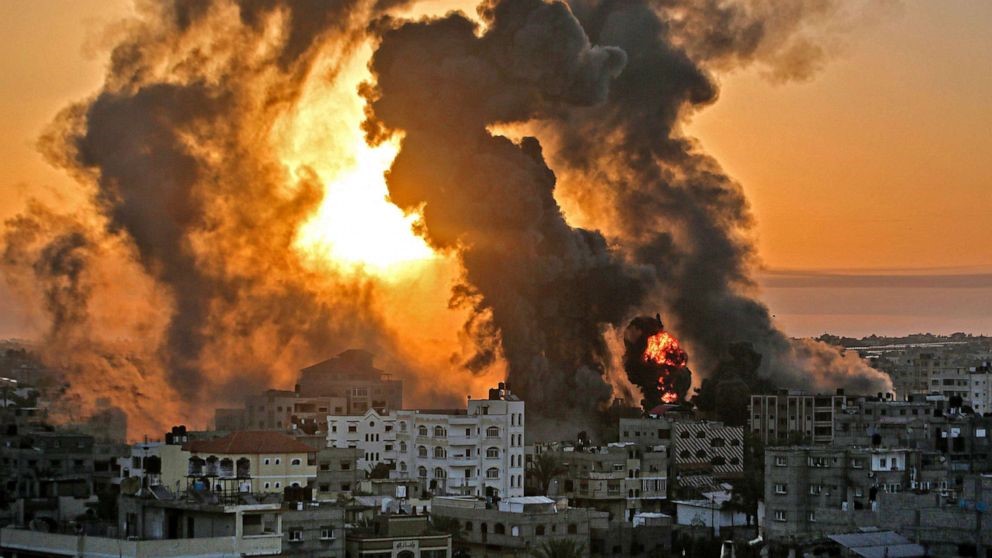 2 years of war: Israeli strikes continue in Gaza amid Trump plan talks