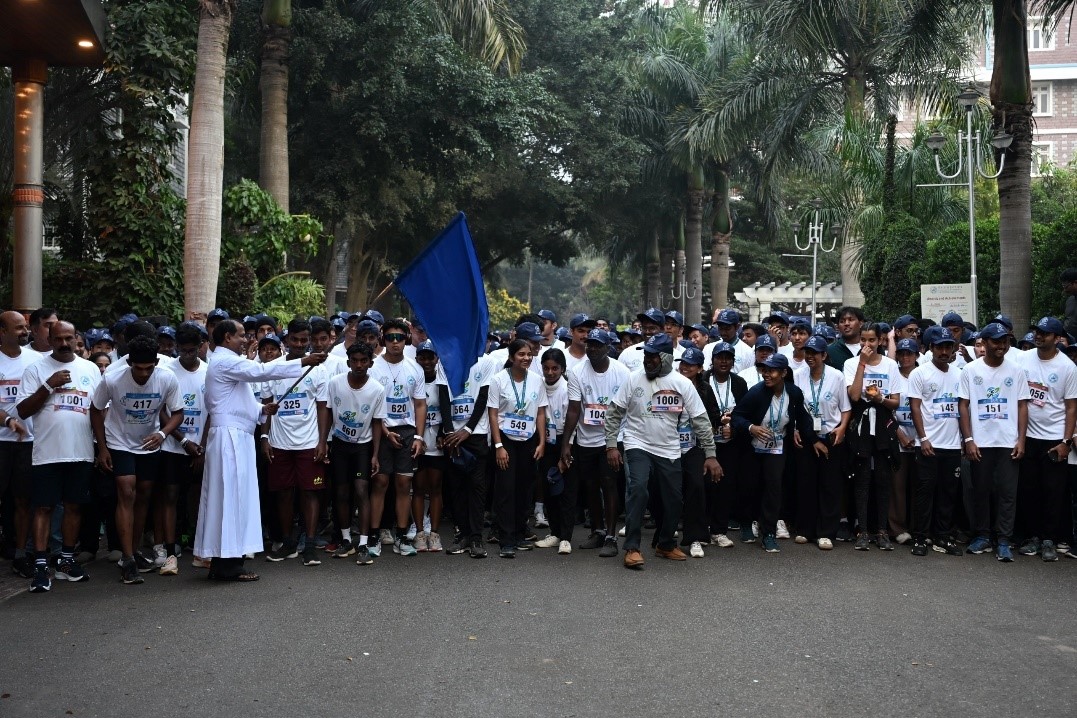 Kristu Jayanti University Hosts Cleanliness Drive and Swadeshi Sankalp Run