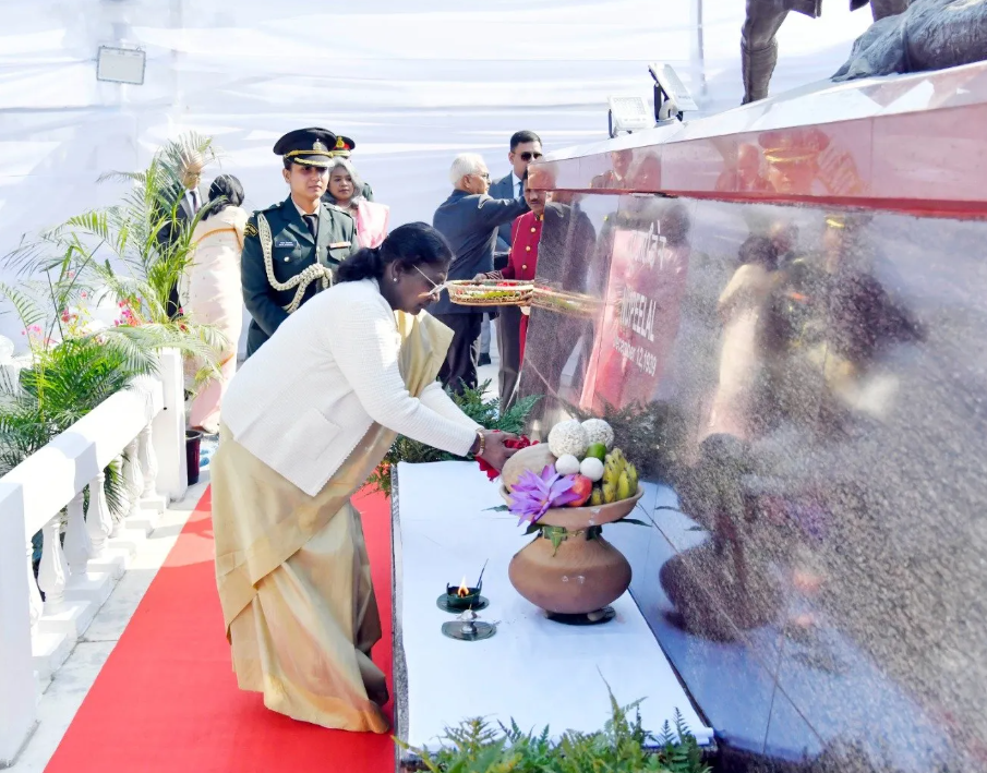 President Murmu Pays Tribute on 86th Nupi Lal Day in Manipur