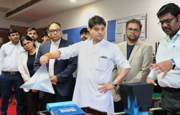 Scindia urges youth to lead ‘Vishwaguru Bharat’