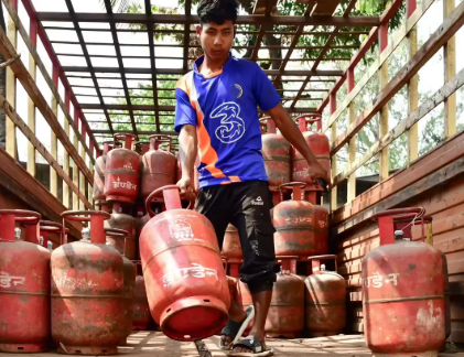 Action to Be Taken Against Illegal Gas Procurement by Commercial Outlets