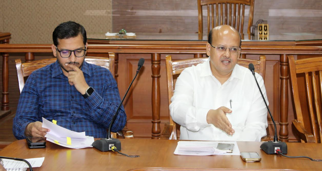Officials meet to discuss labour society formation