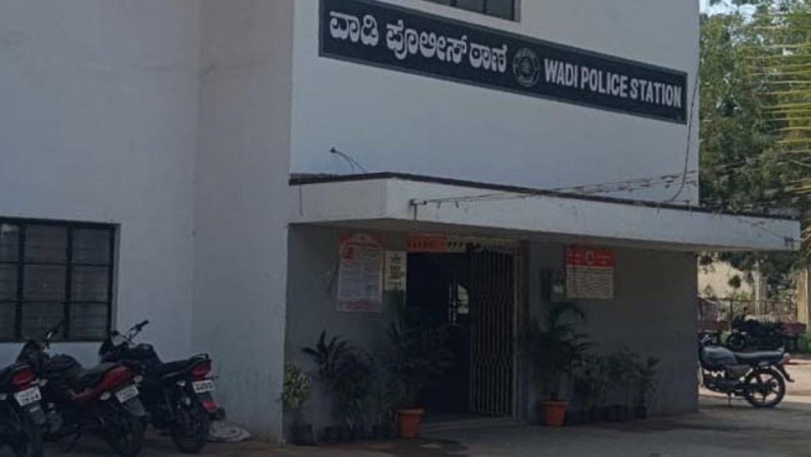 Police Raid Illegal Gambling Den Near Kadanala Village, Seven Arrested