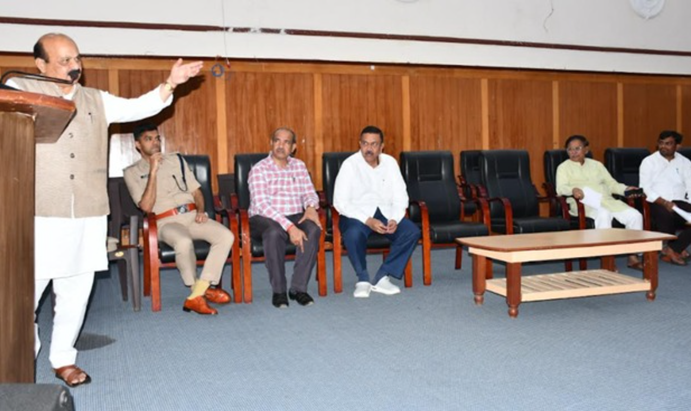 Bommai urges quick maize incentive payment for farmers