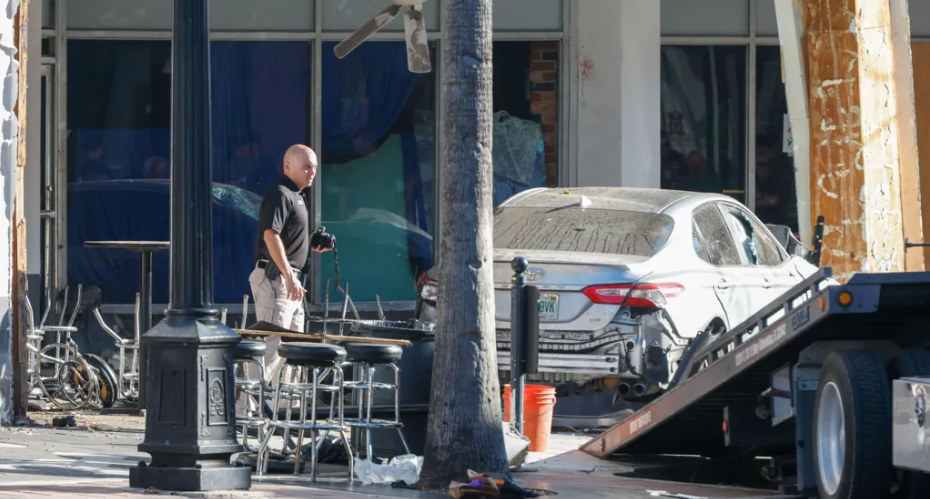 4 dead, 13 injured after street racer crashes into Tampa Bar