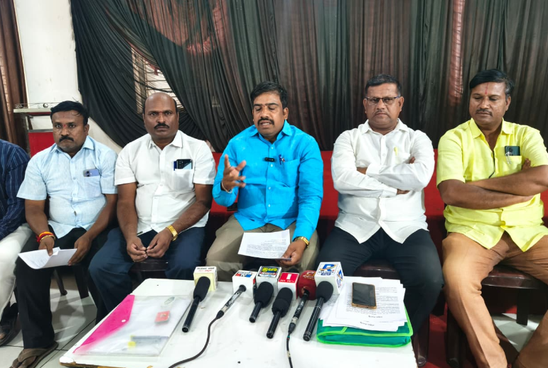 Vijayapura teachers accuse leaders over election delay