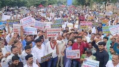 Traders protest tobacco crackdown, seek action against manufacturers