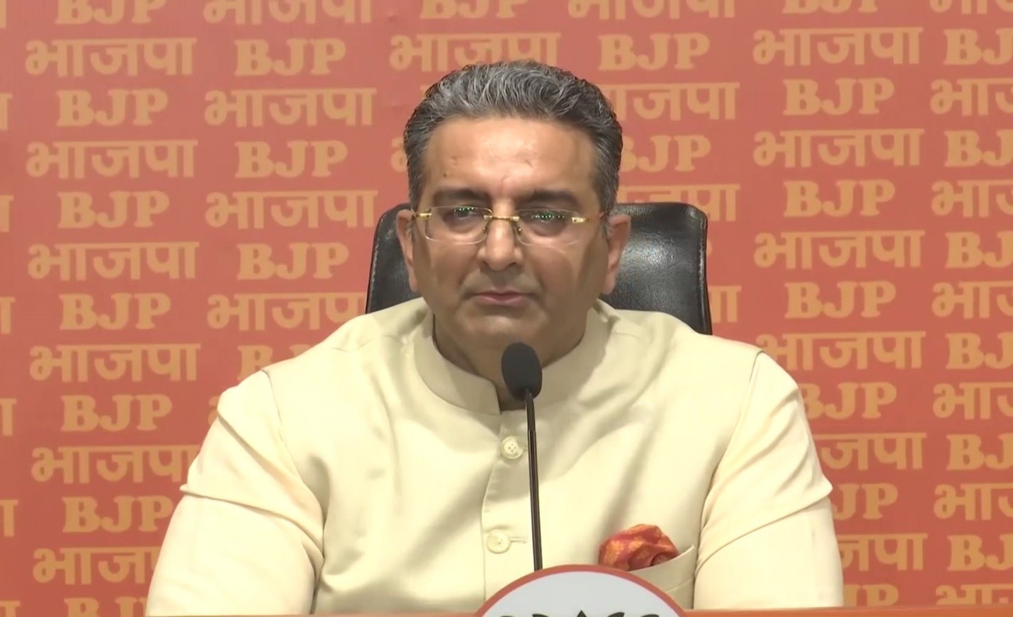 BJP slams Rahul Gandhi over foreign remarks
