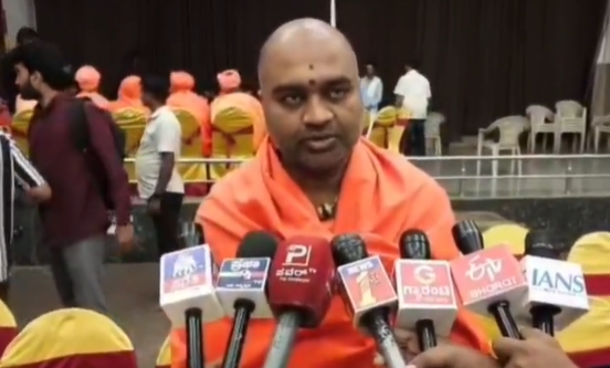 Swamiji demands Chief Minister post for G. Parameshwara