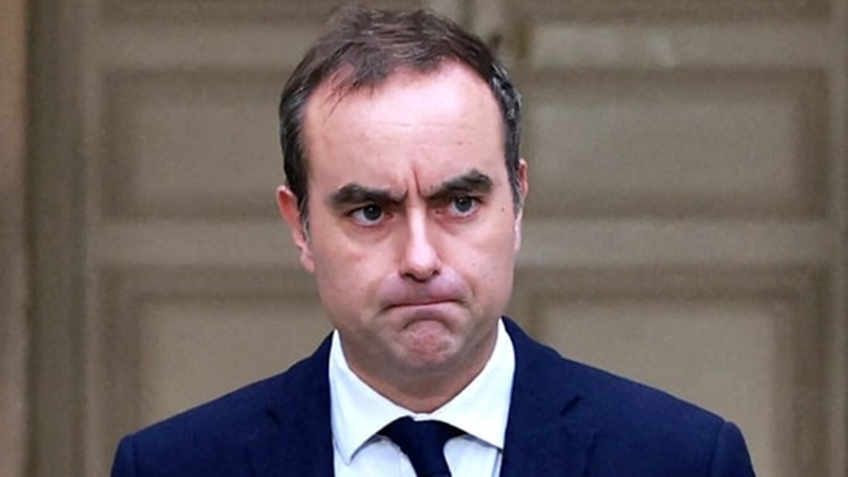 France’s Caretaker PM sees budget hope, less elections