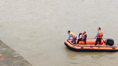Police car plunges into Kshipra River in MP