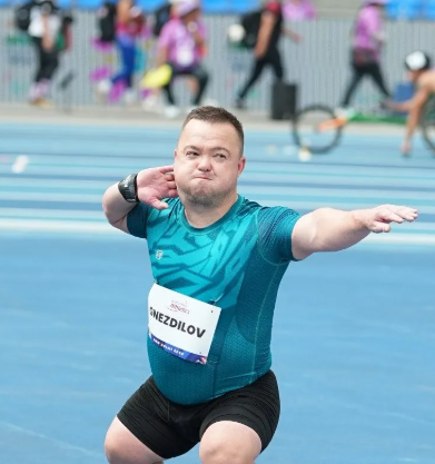 Dayawanti sets Asian Record, Gnezdilov wins gold