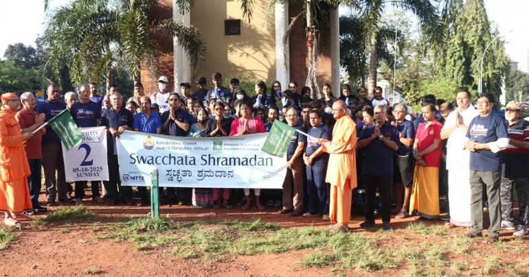 Ramakrishna Mission Conducts October Shramadan around Mangalore Clock Tower