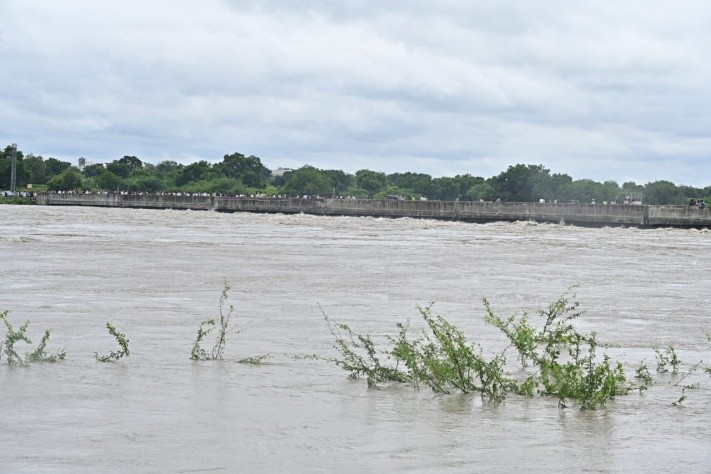 Bridge Nears Submergence, Traffic Halted in Kalaburagi