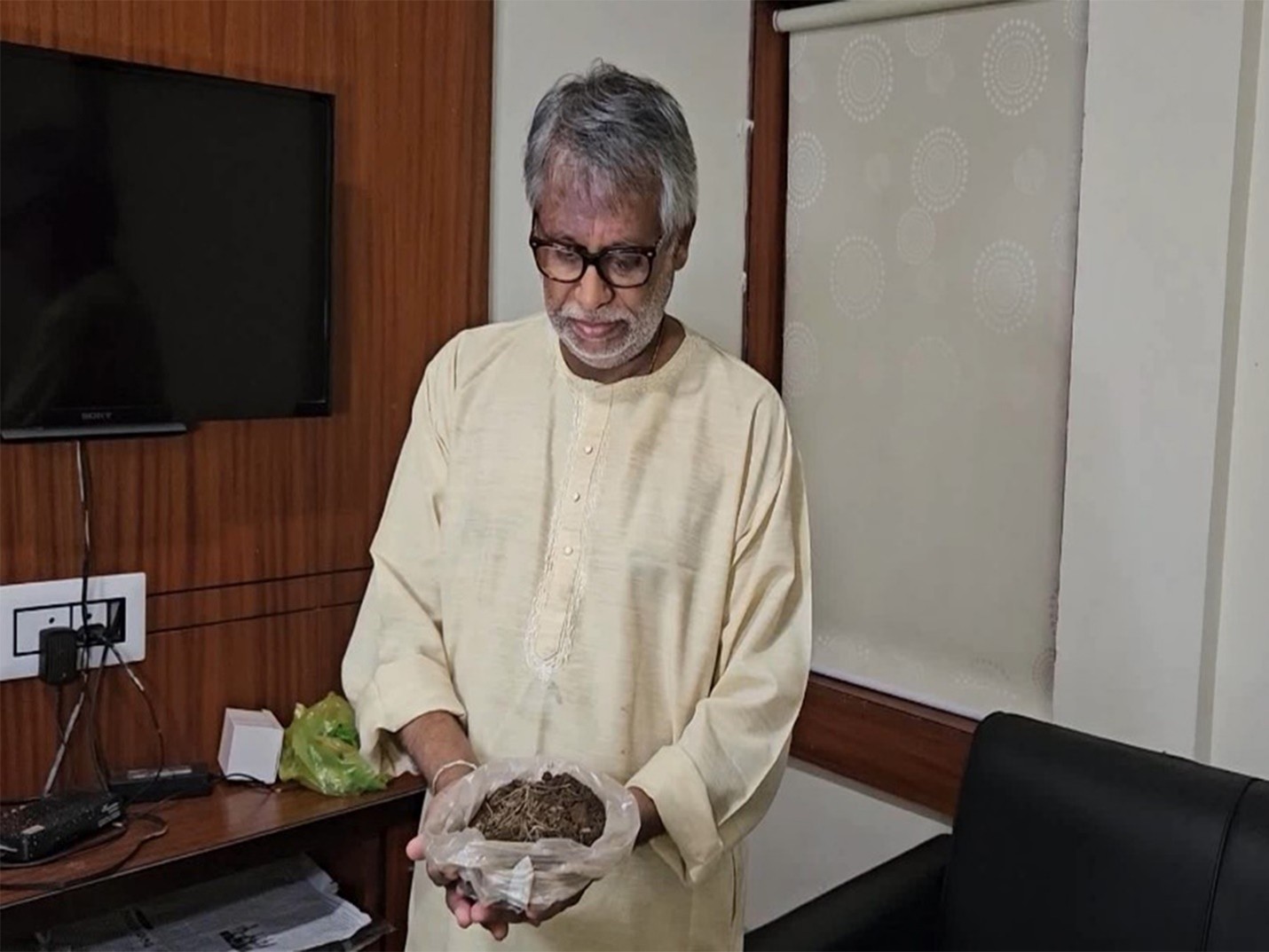 “I’m taking soil with me,” Mauritian man finds his ancestral roots in Odisha