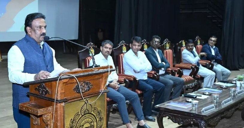 Students should build India with martyrs’ dreams: K.V. Prabhakar
