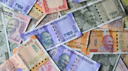 Rupee Hits Record Low at 88.20/$ Amid US Tariff Pressures