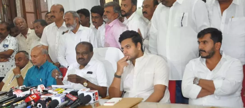 HD Kumaraswamy accuses Siddaramaiah of ruining state