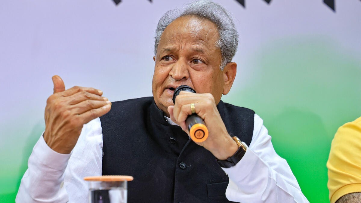 Gehlot slams FIR order against Rahul Gandhi