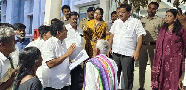 Farmers protest over fake land documents, demand arrest of accused