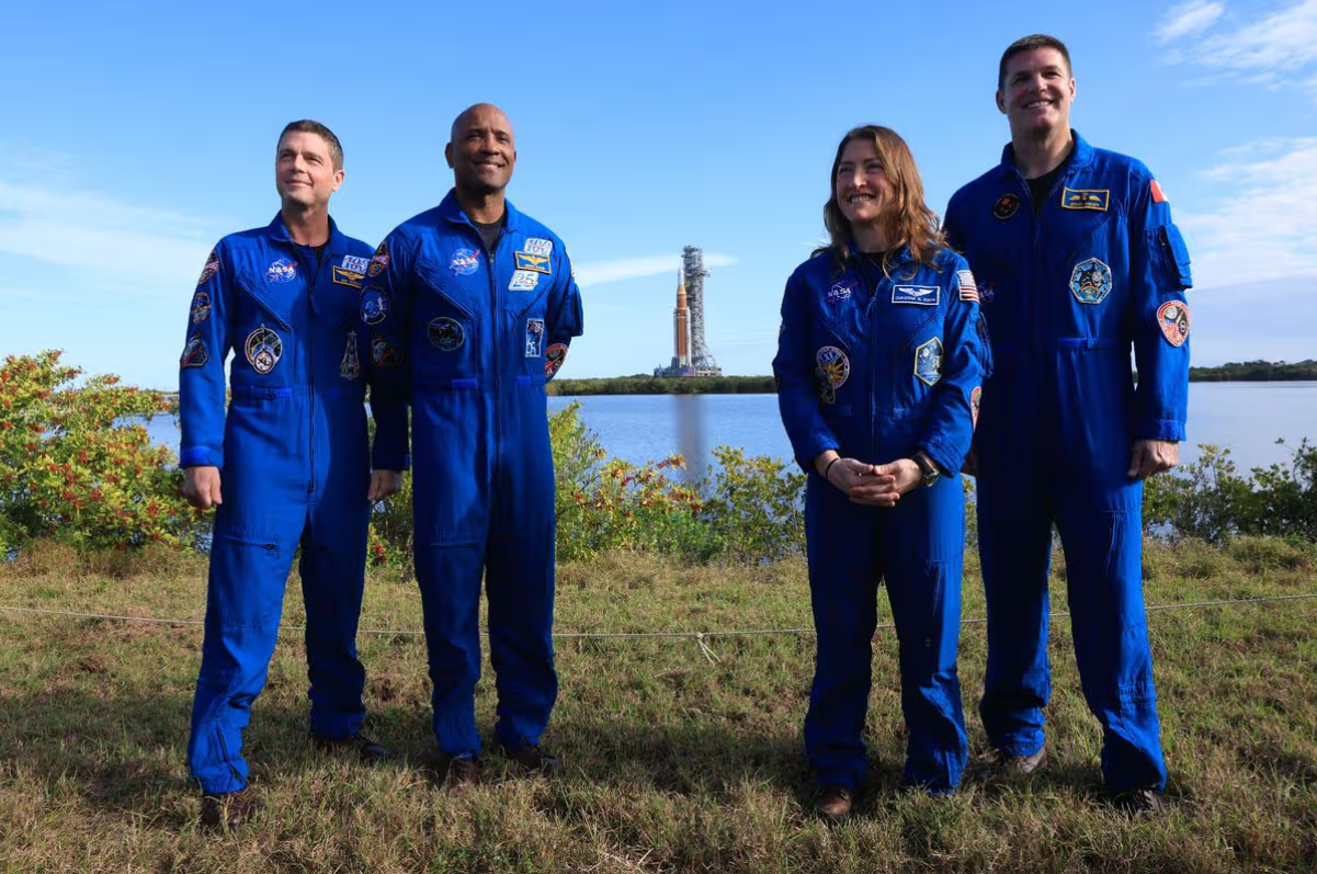 Artemis crew heads toward the moon