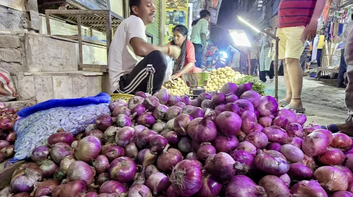 Centre launches onions sale at Rs 24 per kg