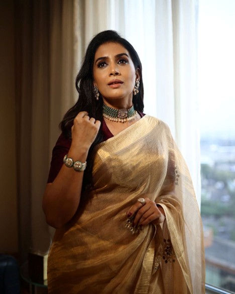 Sonali Kulkarni talks about actor entourages