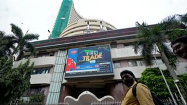 Sensex extends losing streak amid foreign outflows