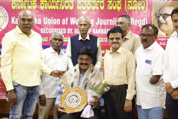 Journalists Honored for Outstanding Media Service