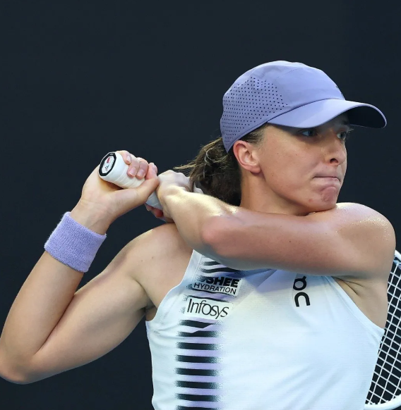 Swiatek Storms into Australian Open Quarterfinals with Dominant Win Over Inglis