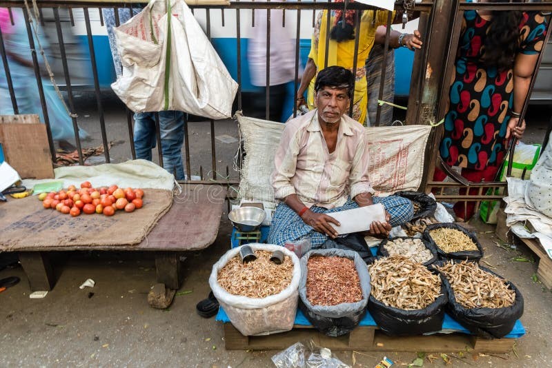 Street vendors protest delay in ID card issuance