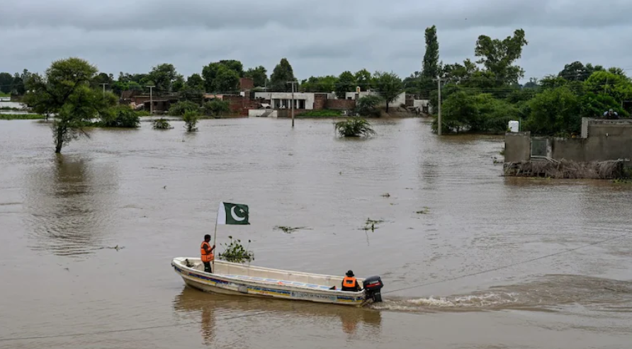 Pakistan Evacuates 150,000 After Flood Warning from India